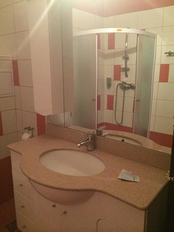 Hotel Fiama Otelu Rosu Chambre photo
