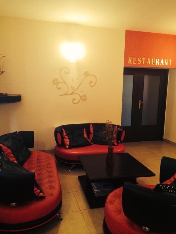 Hotel Fiama Otelu Rosu Extérieur photo