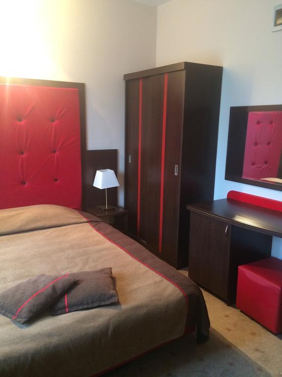 Hotel Fiama Otelu Rosu Chambre photo